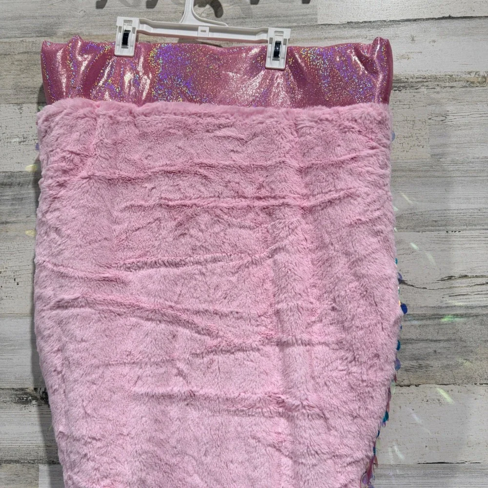 Nicole Miller Mermaid Tail Blanket Kids Shiny Pink Blue Sequin Plush Cozy EUC